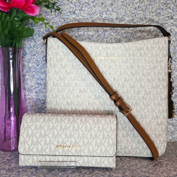 ๐$525 MICHAEL๐KORS Bundle JET SET Travel LG Messenger Crossbody BagWallet - Picture 1 of 16